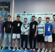 洞庭金雕队对阵吴越雷霆队，羽毛球公开赛小胜，细节决定成败——团队防守值得称道的简单介绍