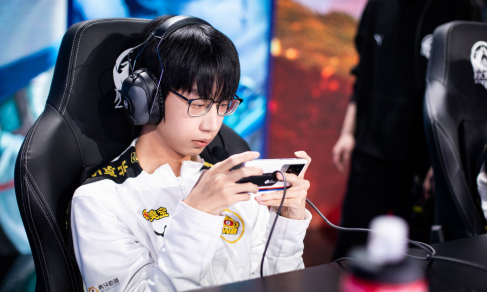 皖南朱雀队鏖战皖江战狼队，摩托车赛大师赛失利，核心复出即建功。禁区内连续解围的简单介绍