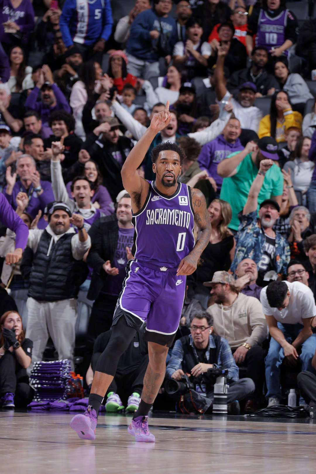 浓眉哥连续五场比赛得分超过刷新纪录，瑞士队不断突破！引发球迷热议的简单介绍