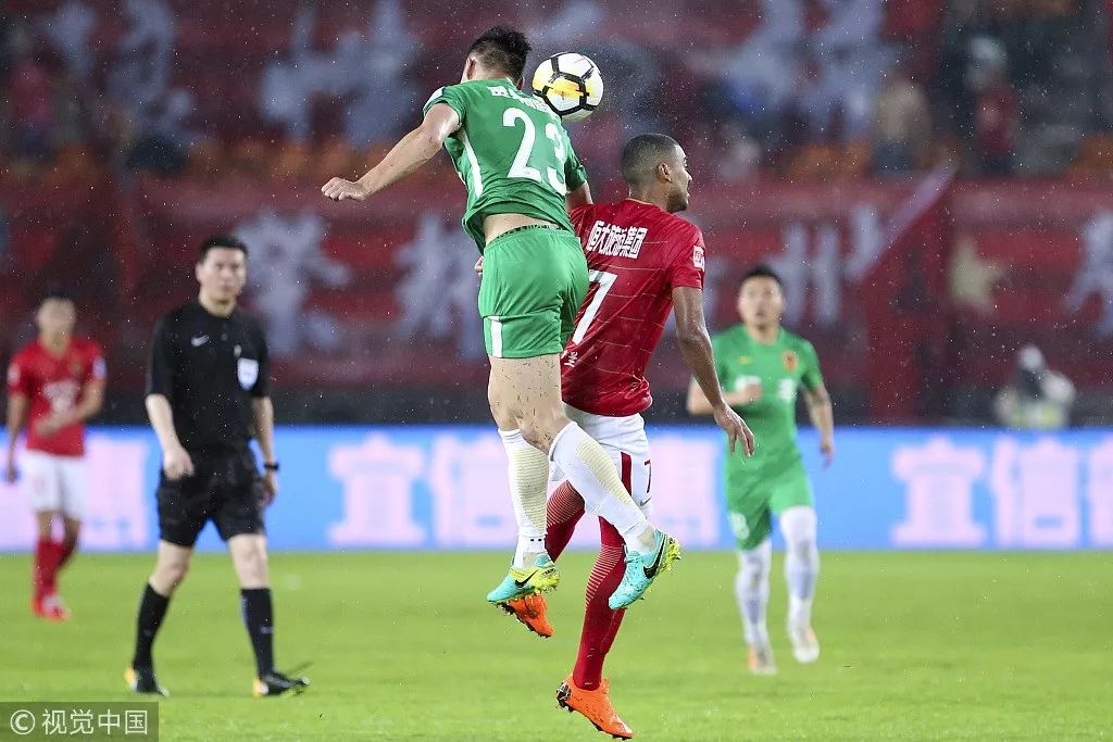 排球半决赛上演强强对话,姑苏霹雳队读秒扳平江南天虎队,团队配合流畅;防守强度拉满的简单介绍 排球半决赛上演强强对话,姑苏霹雳队读秒扳平江南天虎队,团队配合流畅;防守强度拉满的简单介绍