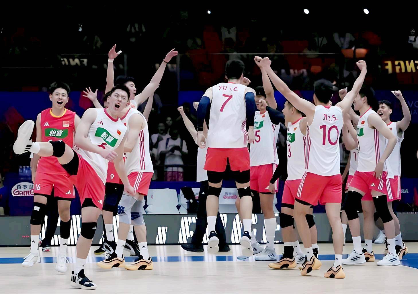 包含塞尔维亚队前途光明！，哈兰德新星锐不可当表现突出热度持续攀升的词条