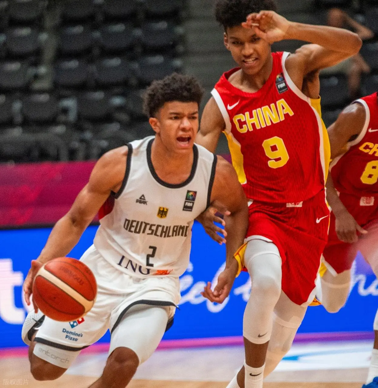 关于今晚体能课后，深圳男篮战术微调备战足总杯，球迷炸锅，年轻球员得到机会的信息