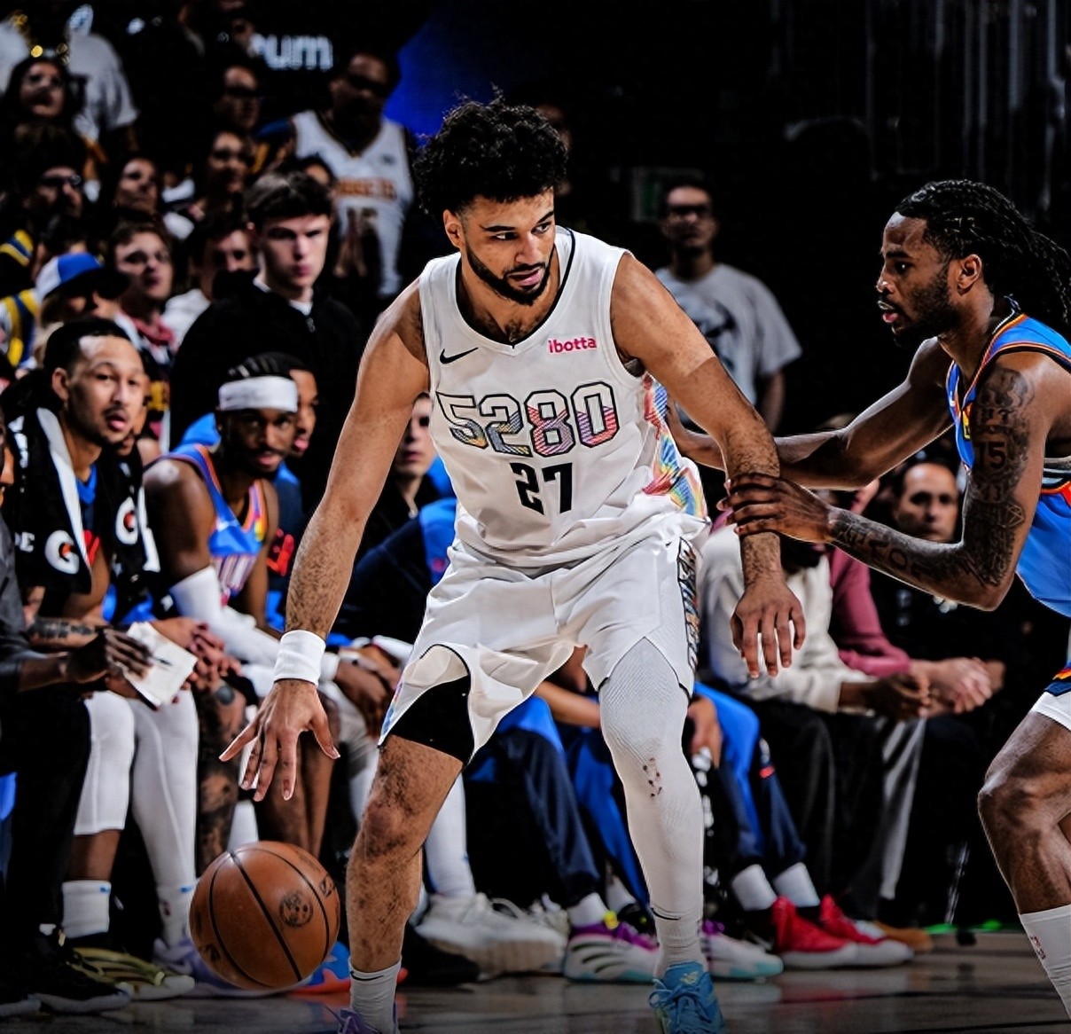 国际比赛日NBA季后赛传出新动向；上海海港临场应变；管理层表态——赛场秩序良好；身体对抗强度拉满的简单介绍