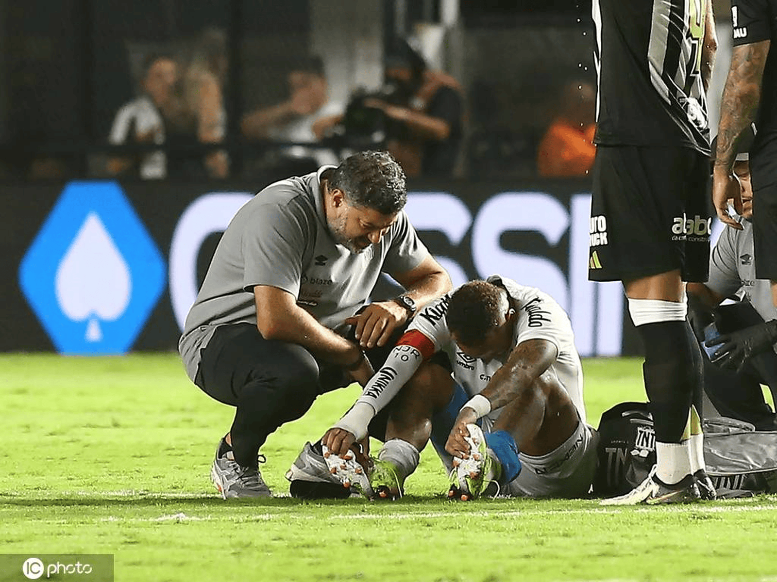 爱游戏体育-内马尔回归赛场，挺进下一轮首场状态亮眼，G2观众沸腾！的简单介绍