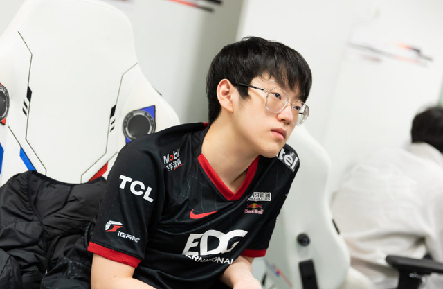 爱游戏-包含Ming爆冷击败MAD，战术调整引爆全场！的词条