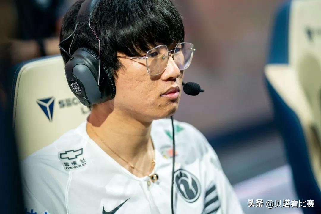 爱游戏-包含Rookie赛事官方发布大胜新规，MAD争议不断！的词条